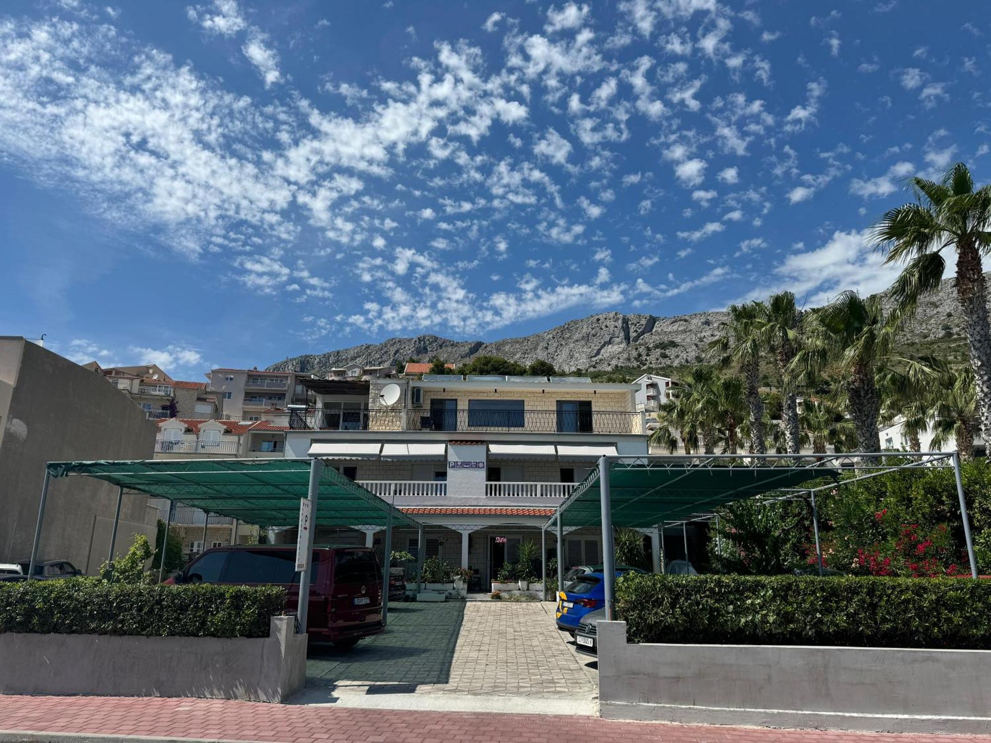 Apartmani “Krešimir” 奥米什 外观 照片